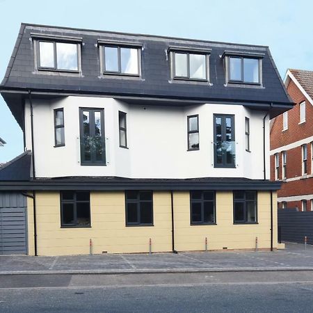 Luxury 3 Bedroom Apartment Near Bournemouth Beach & Poole Exterior photo