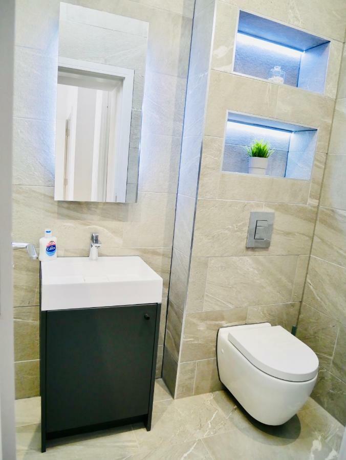 Luxury 3 Bedroom Apartment Near Bournemouth Beach & Poole Exterior photo