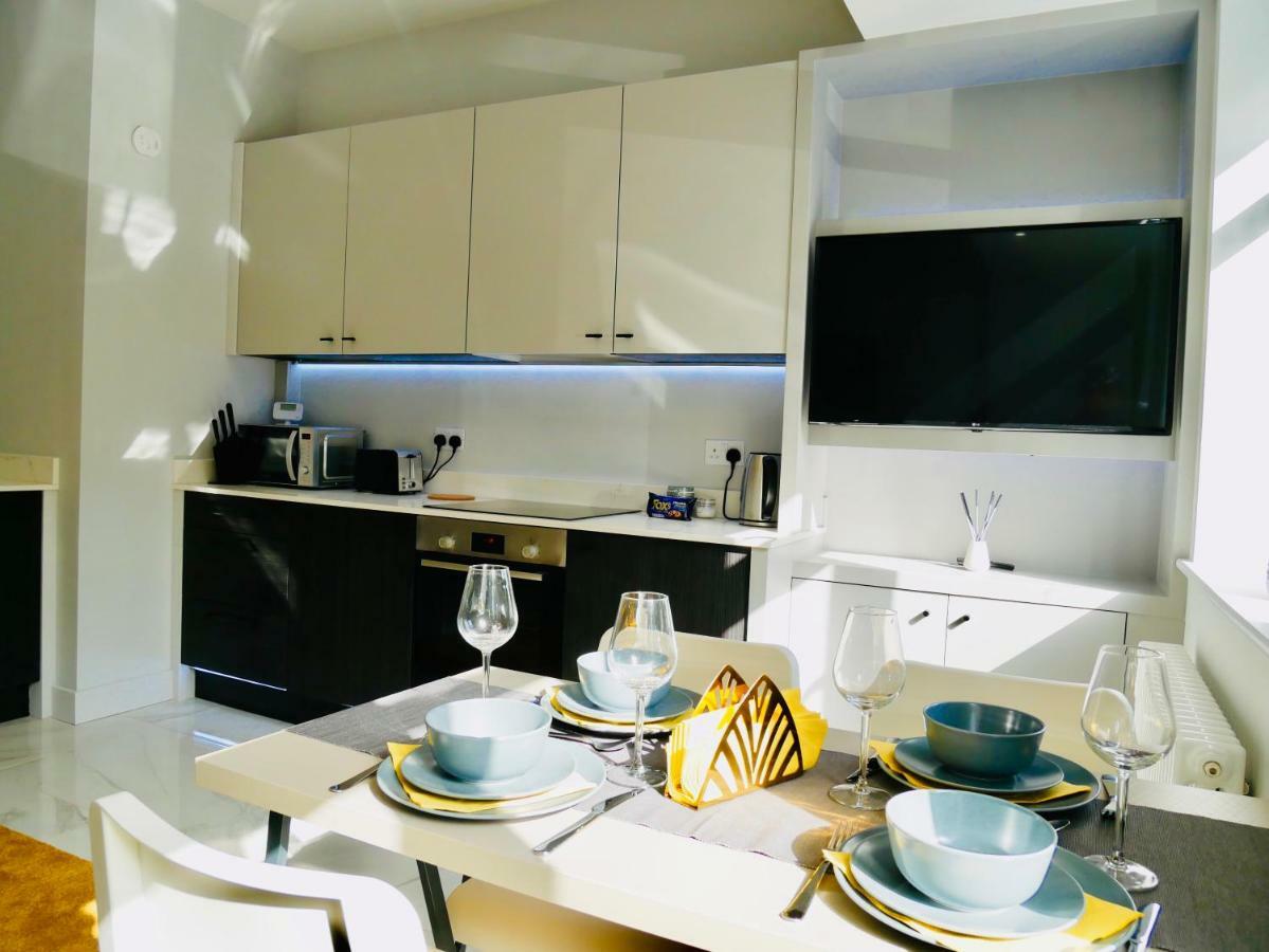 Luxury 3 Bedroom Apartment Near Bournemouth Beach & Poole Exterior photo